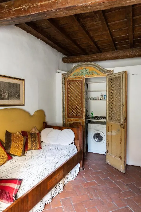 Comfy Apartment Near Palazzo Pitti Florença 0*,  Itália